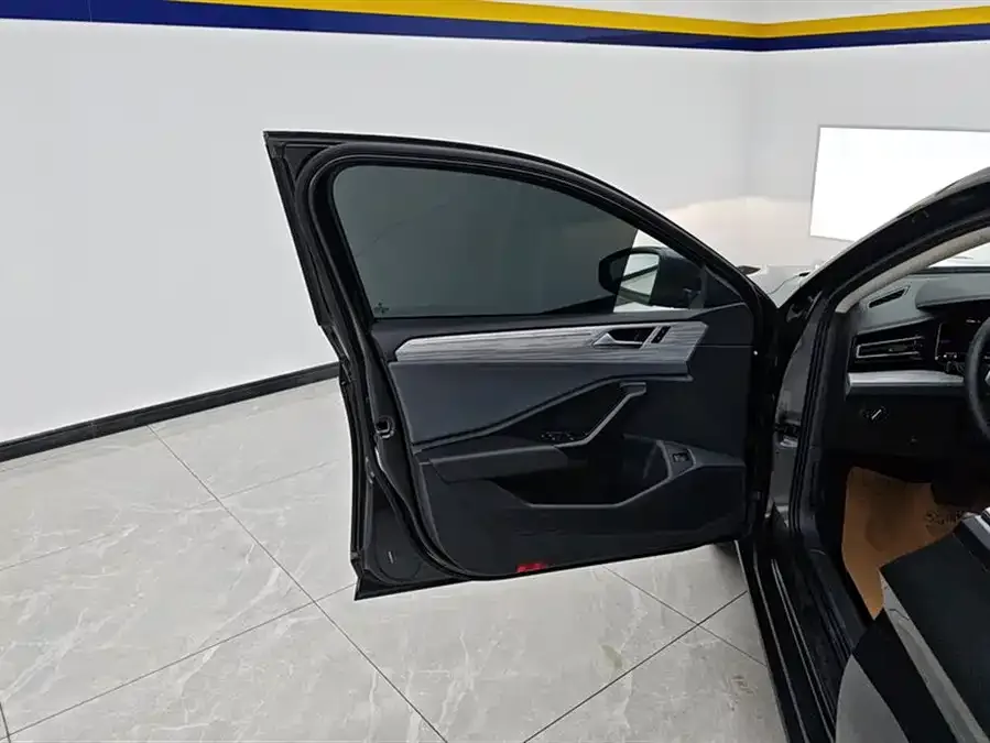 Volkswagen Sagitar 2024 Sagitar 300TSI DSG Beyond Edition 2024 — миниатюра 4
