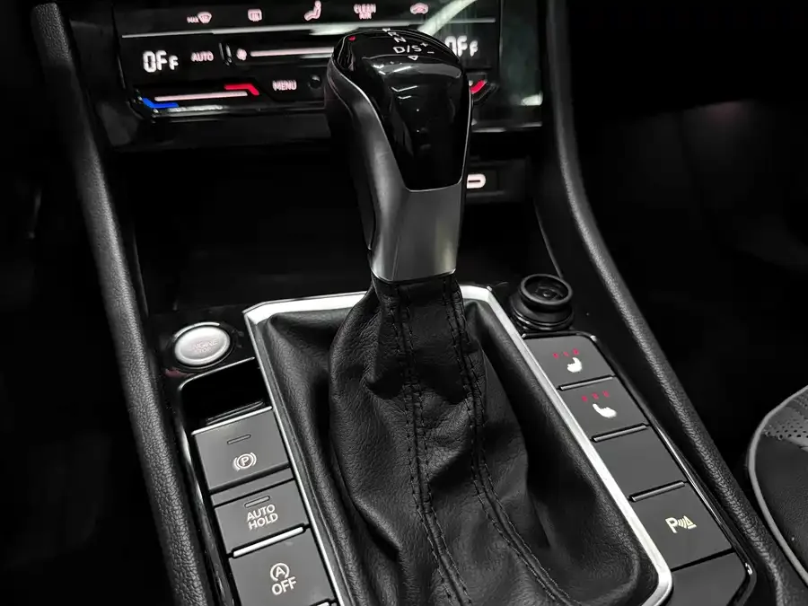 Volkswagen Sagitar 2023 Sagitar 280TSI DSG Beyond Edition 2022 — миниатюра 5