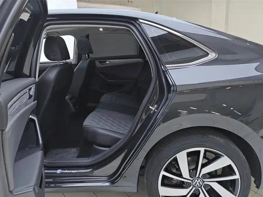 Volkswagen Sagitar 2023 Sagitar 300TSI DSG Beyond Edition 2024 — миниатюра 5