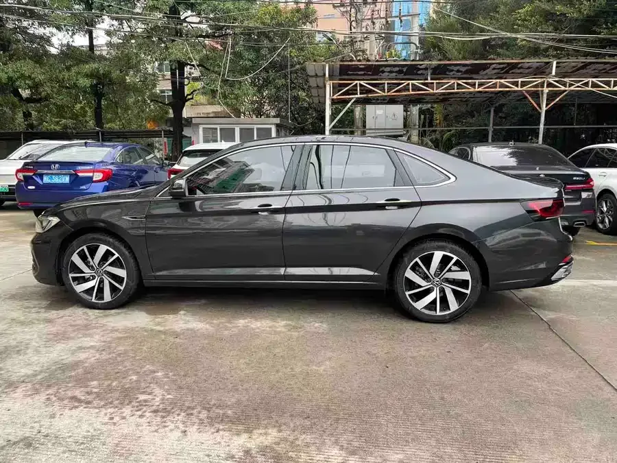 Volkswagen Sagitar 2025 Sagitar 300TSI DSG Beyond Edition 2025 — миниатюра 2