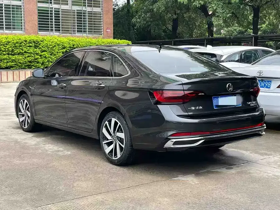 Volkswagen Sagitar 2025 Sagitar 300TSI DSG Beyond Edition 2025 — миниатюра 3