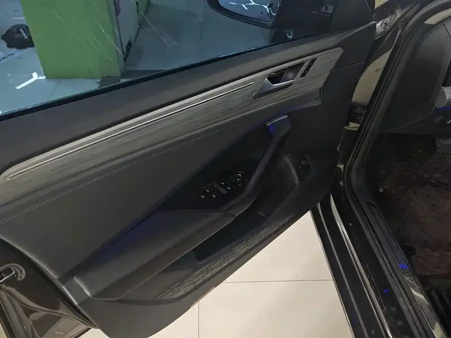 Volkswagen Sagitar 2024 Sagitar 300TSI DSG Beyond Edition 2024 — миниатюра 4