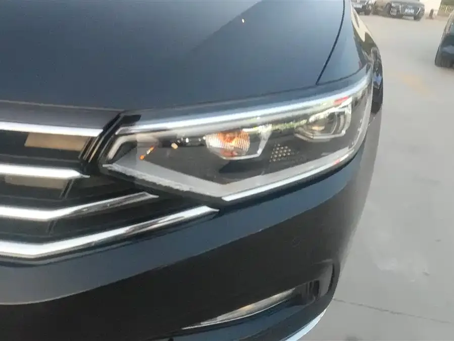 Volkswagen Magotan Magotan 2021 330TSI DSG 30th Anniversary Edition 2022 — миниатюра 2