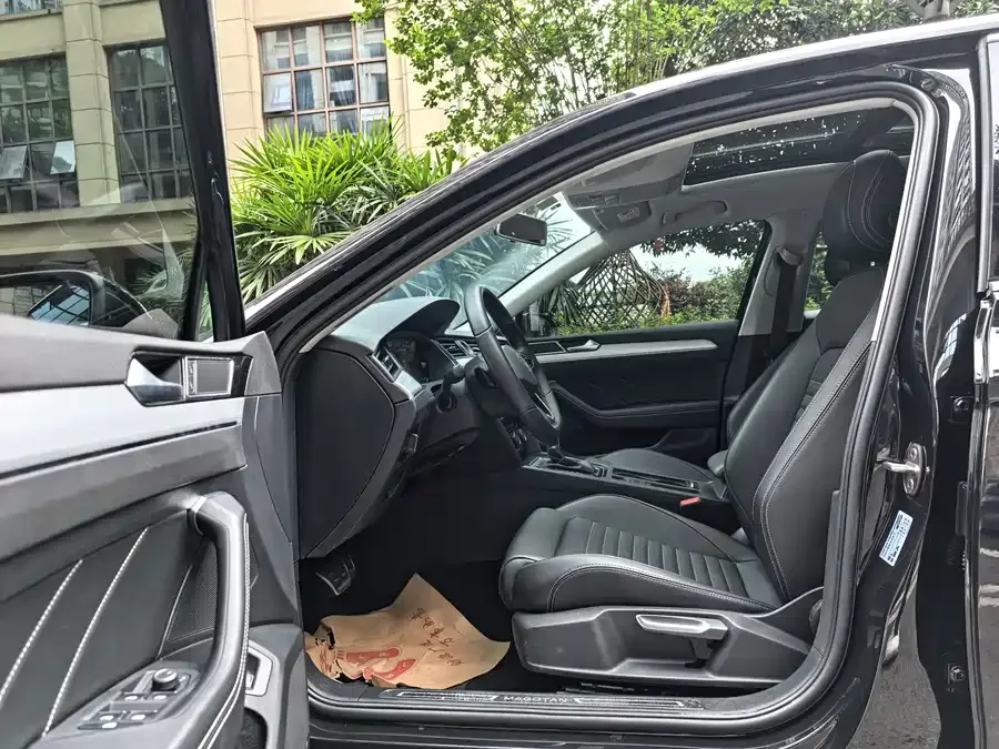 Volkswagen Magotan Magotan 2023 2 million commemorative edition 280TSI DSG comfort model 2024 — миниатюра 2