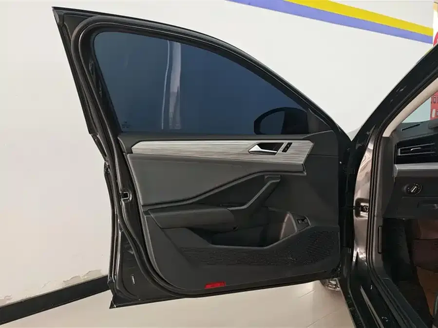 Volkswagen Sagitar 2025 Sagitar 300TSI DSG Beyond Edition 2025 — миниатюра 4