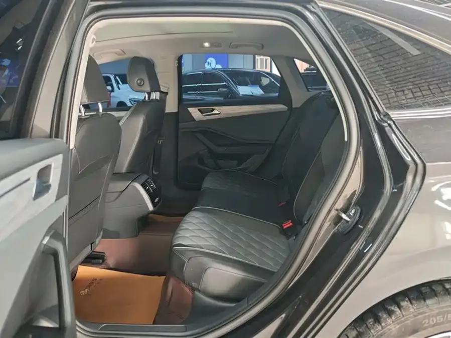 Volkswagen Sagitar 2025 Sagitar 300TSI DSG Beyond Edition 2025 — миниатюра 5