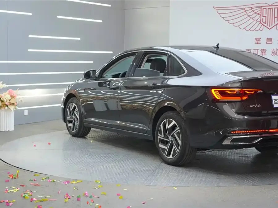 Volkswagen Sagitar 2023 Sagitar 300TSI DSG Beyond Edition 2024 — миниатюра 3