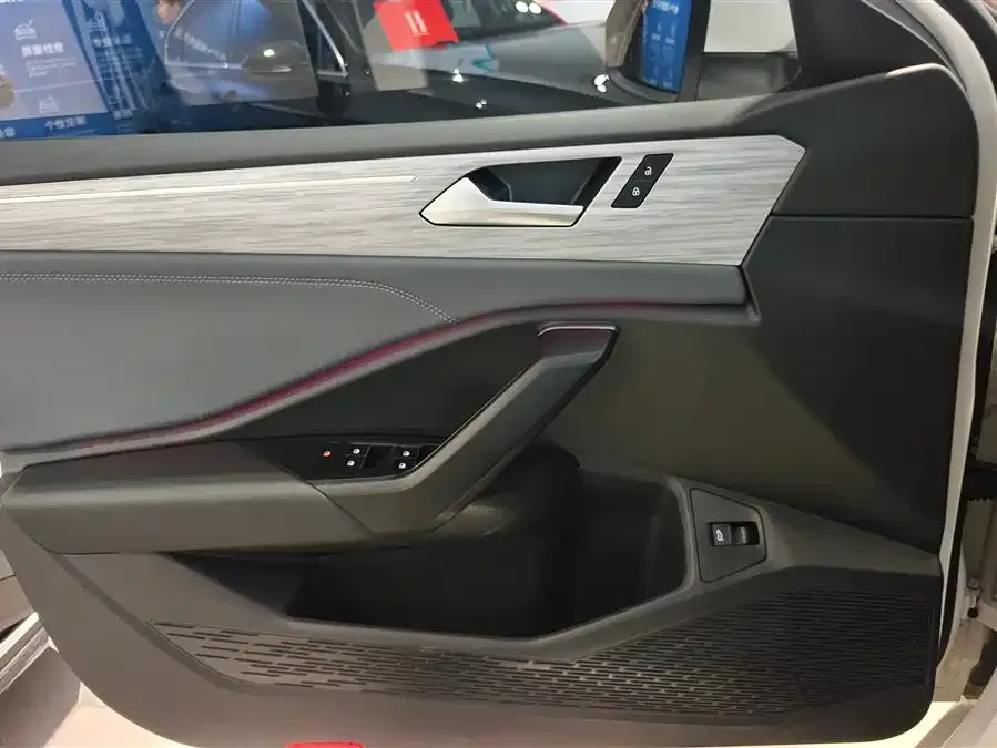 Volkswagen Sagitar 2024 Sagitar 300TSI DSG Beyond Edition 2025 — миниатюра 4