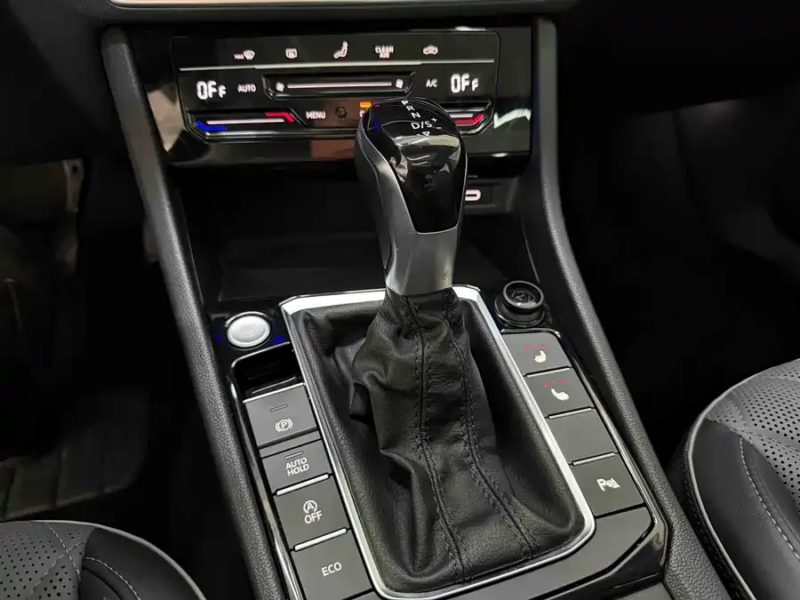 Volkswagen Sagitar 2023 Sagitar 280TSI DSG Beyond Edition 2022 — миниатюра 5