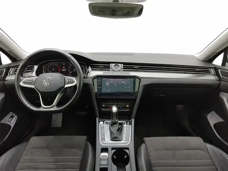 Volkswagen Magotan Magotan 2020 330TSI DSG Luxury Edition 2022 — миниатюра 2