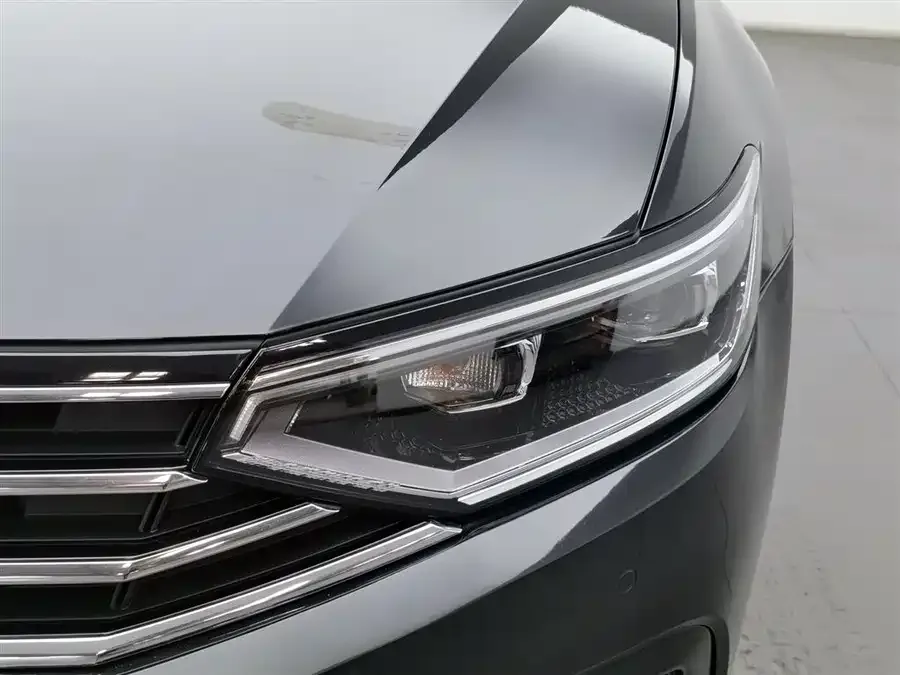 Volkswagen Magotan Magotan 2020 330TSI DSG Luxury Edition 2022 — миниатюра 4