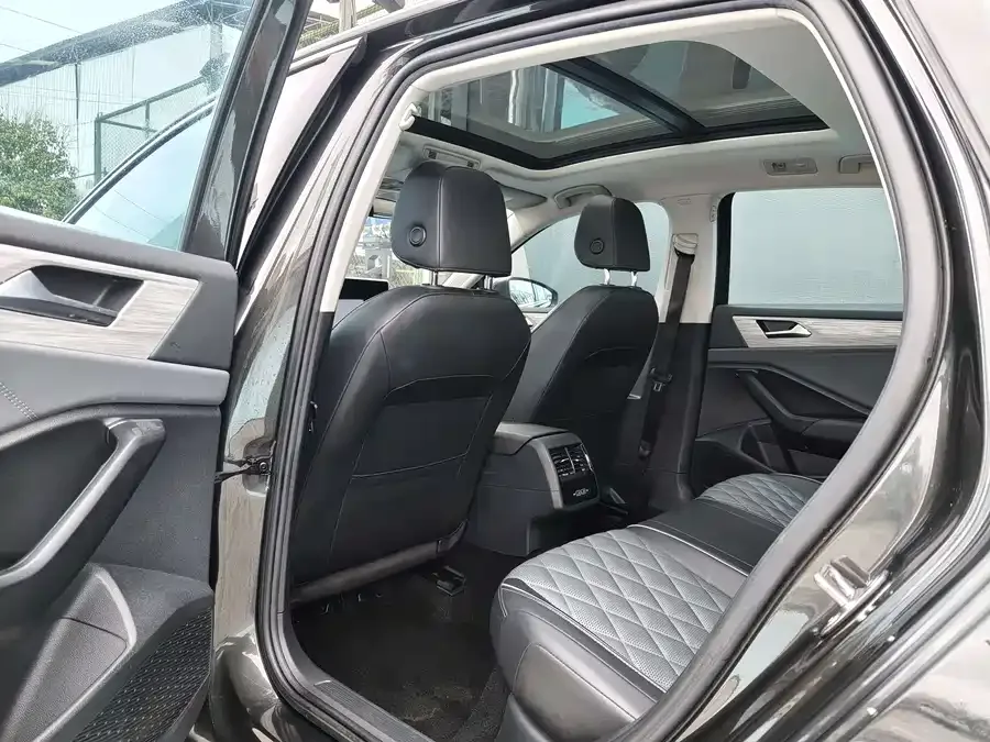 Volkswagen Sagitar 2023 Sagitar 200TSI DSG Beyond Edition 2023 — миниатюра 2