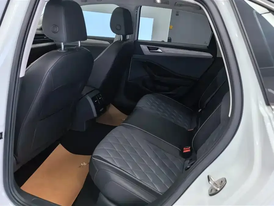 Volkswagen Sagitar 2023 Sagitar 300TSI DSG Beyond Edition 2023 — миниатюра 5