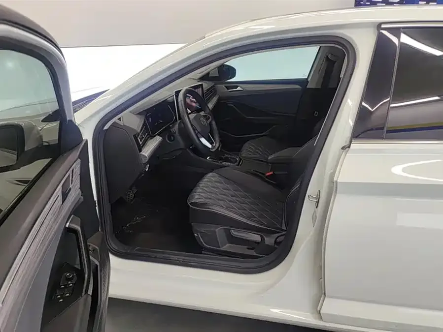 Volkswagen Sagitar 2023 Sagitar 200TSI DSG Beyond Edition 2022 — миниатюра 3