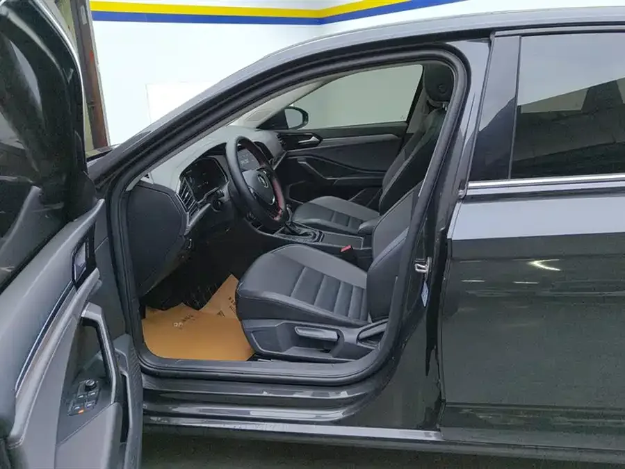 Volkswagen Sagitar 2022 Sagitar 280TSI DSG Flying Edition 2022 — миниатюра 3
