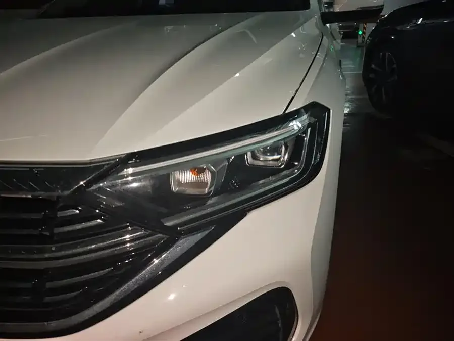 Volkswagen Sagitar 2023 Sagitar 300TSI DSG Beyond Edition 2023 — миниатюра 2