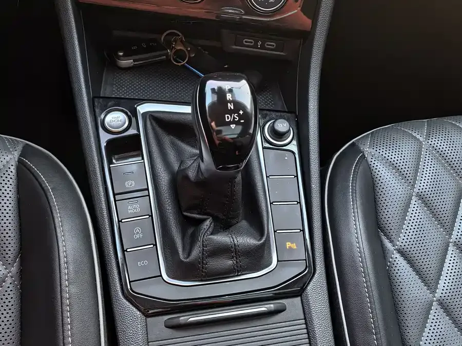 Volkswagen Sagitar 2023 Sagitar 300TSI DSG Beyond Edition 2023 — миниатюра 3