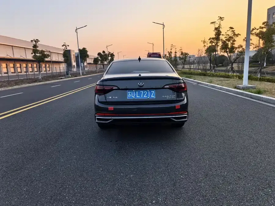 Volkswagen Sagitar 2023 Sagitar 300TSI DSG Beyond Edition 2023 — миниатюра 4