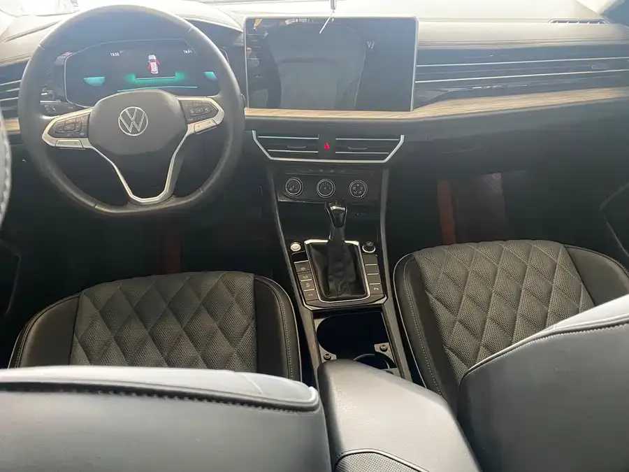 Volkswagen Sagitar 2023 Sagitar 300TSI DSG Beyond Edition 2023 — миниатюра 2