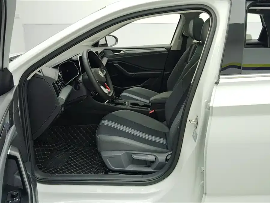 Volkswagen Sagitar 2024 Sagitar 300TSI DSG Flying Edition 2024 — миниатюра 3