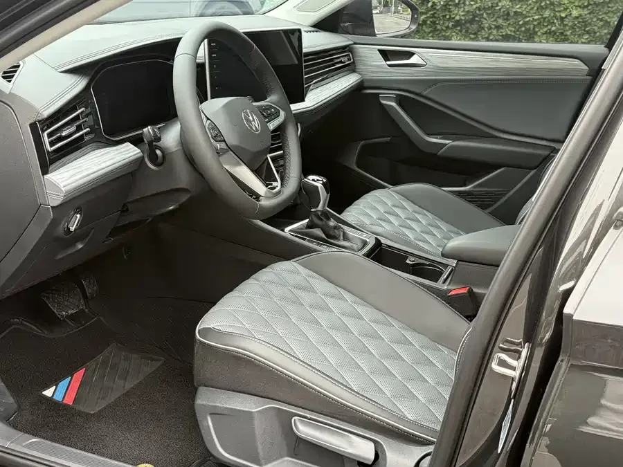 Volkswagen Sagitar 2024 Sagitar 300TSI DSG Beyond Edition 2024 — миниатюра 2