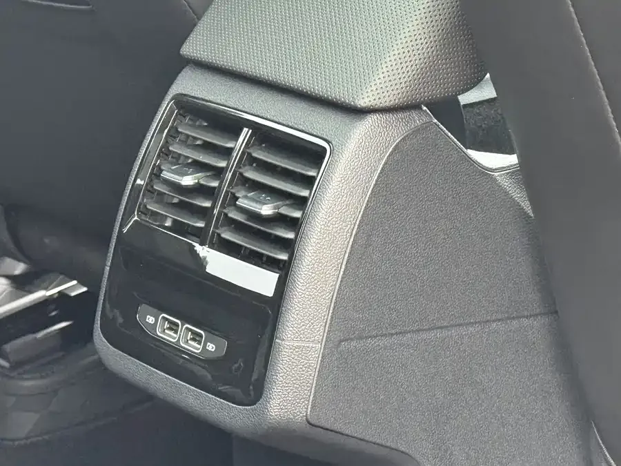 Volkswagen Sagitar 2024 Sagitar 300TSI DSG Beyond Edition 2024 — миниатюра 5