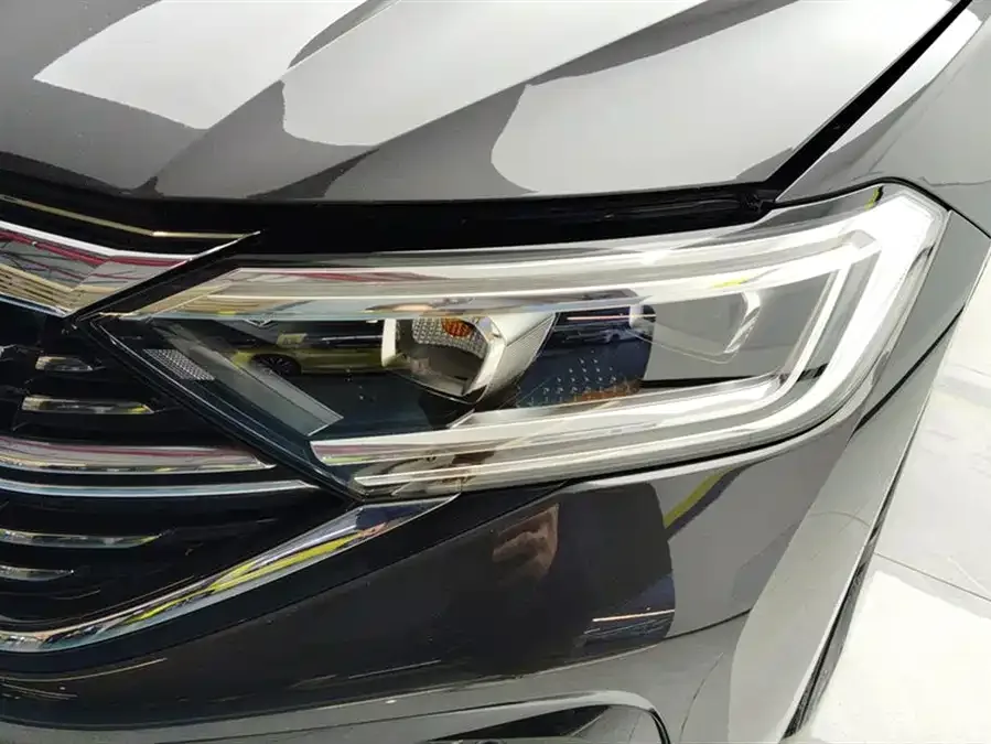 Volkswagen Sagitar 2023 Sagitar 300TSI DSG Beyond Edition 2024 — миниатюра 2