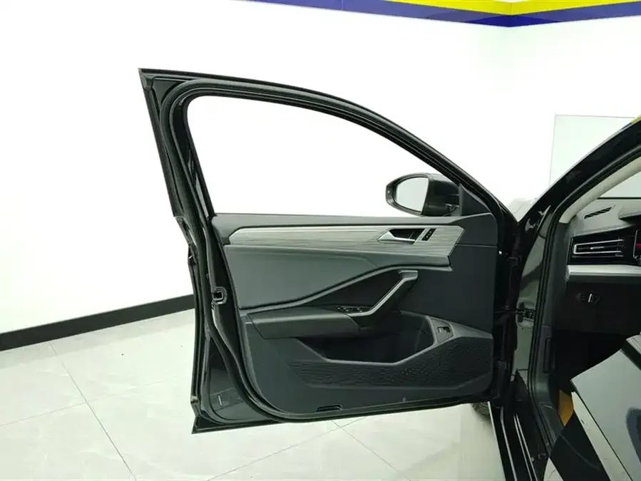 Volkswagen Sagitar 2023 Sagitar 300TSI DSG Beyond Edition 2024 — миниатюра 4