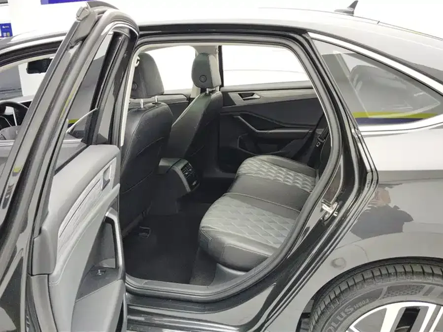 Volkswagen Sagitar 2023 Sagitar 300TSI DSG Beyond Edition 2024 — миниатюра 5