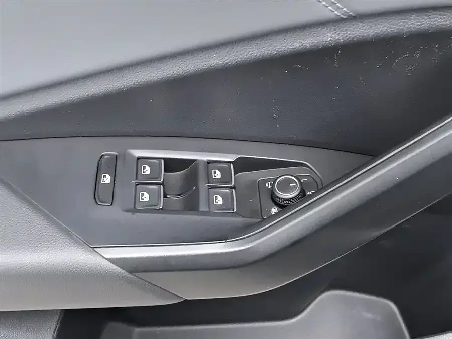 Volkswagen Sagitar 2023 Sagitar 300TSI DSG Beyond Edition 2024 — миниатюра 3