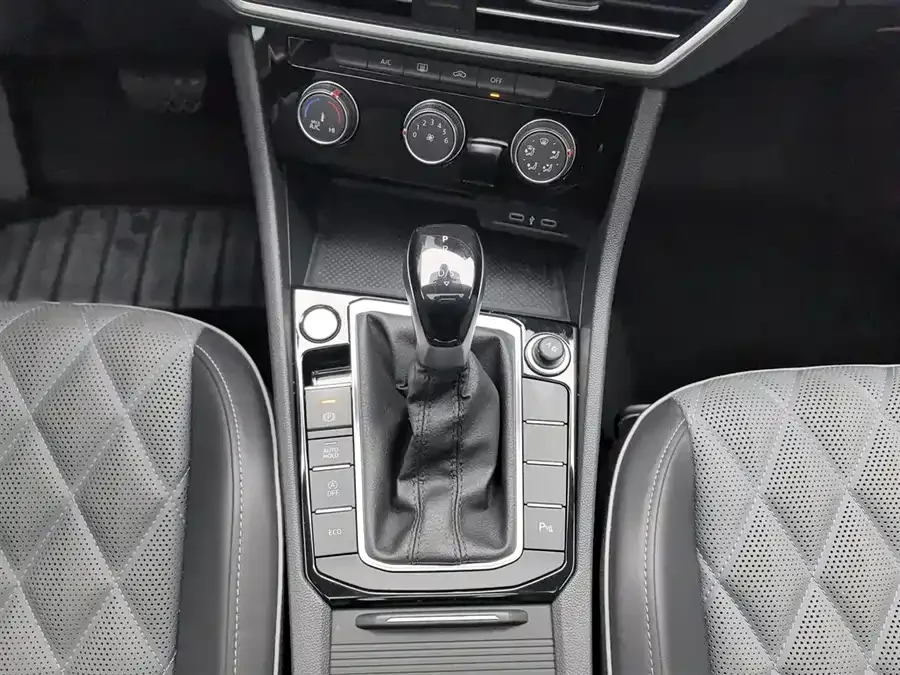 Volkswagen Sagitar 2023 Sagitar 300TSI DSG Beyond Edition 2024 — миниатюра 4