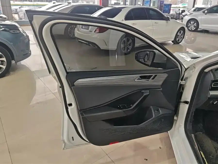 Volkswagen Sagitar 2023 Sagitar 300TSI DSG Beyond Edition 2024 — миниатюра 4