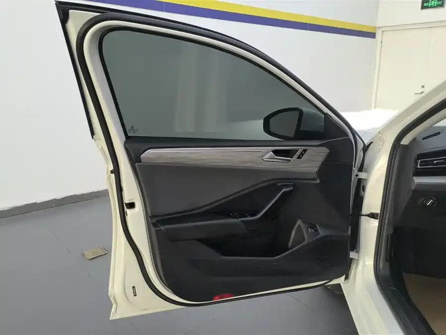 Volkswagen Sagitar 2023 Sagitar 300TSI DSG Beyond Edition 2023 — миниатюра 4