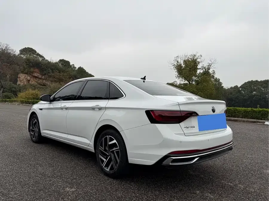 Volkswagen Sagitar 2023 Sagitar 300TSI DSG Beyond Edition 2023 — миниатюра 2