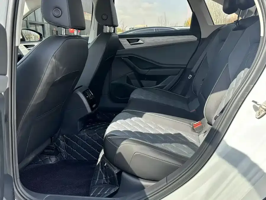 Volkswagen Sagitar 2023 Sagitar 300TSI DSG Beyond Edition 2023 — миниатюра 2