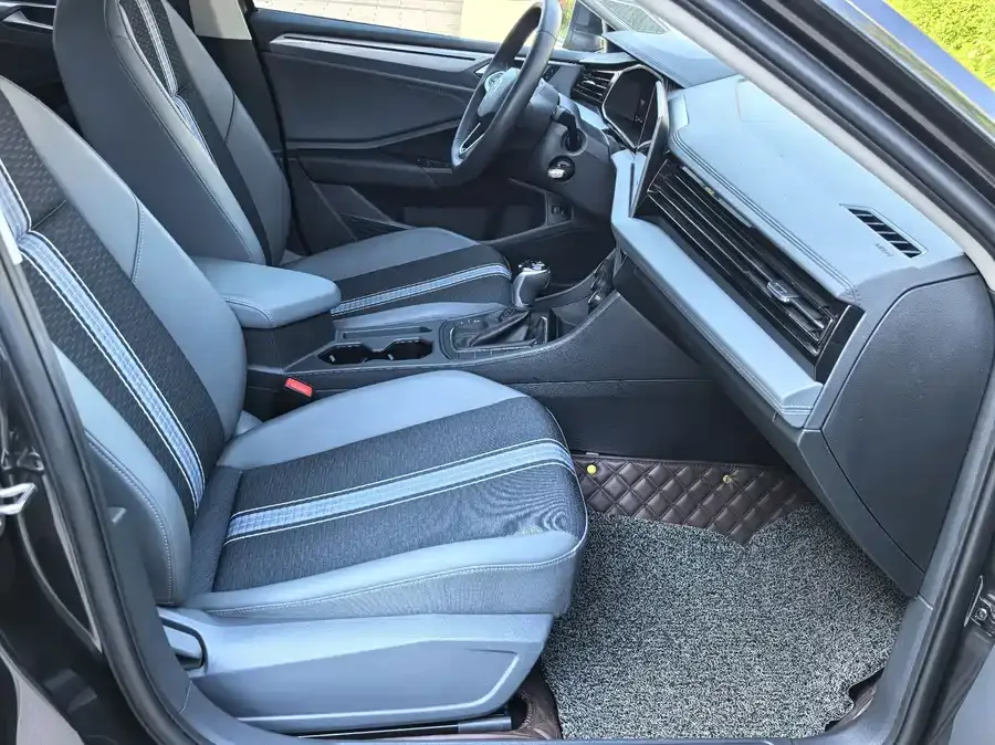 Volkswagen Sagitar 2024 Sagitar 300TSI DSG Flying Edition 2024 — миниатюра 5