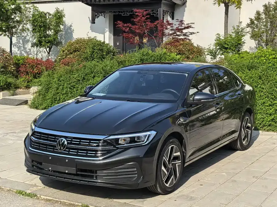 Volkswagen Sagitar 2024 Sagitar 300TSI DSG Flying Edition 2024 — фото 1, купить с доставкой в Москву