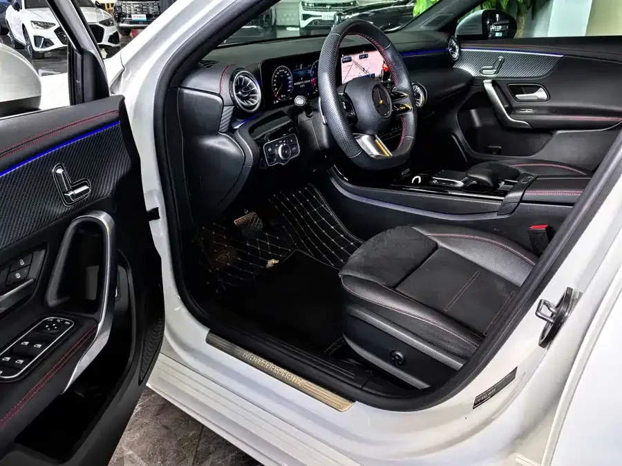 Mercedes-Benz Class A Mercedes-Benz A-Class 2024 A 200 L Fashion Edition 2024 — миниатюра 3