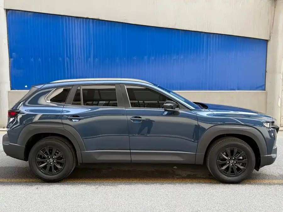 Mazda CX-50 Mazda CX-50 also available for 2023 2.0L Leading Edition 2024 — миниатюра 4
