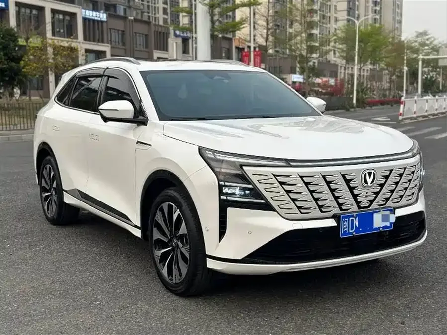 Changan CS75PLUS Changan CS75PLUS 2025 fourth-generation UItra 2.0T New Blue Whale Smart Power Edition 2025 — миниатюра 3