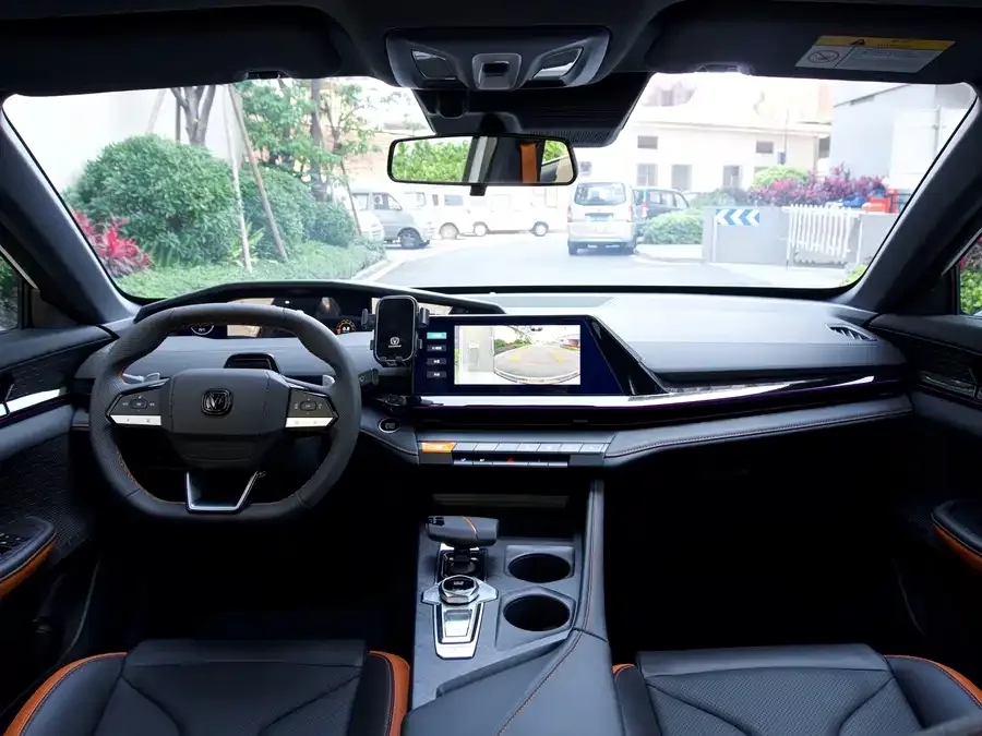 Changan UNI-V Changan UNI-V 2023 1.5T Premium Edition 2024 — миниатюра 4