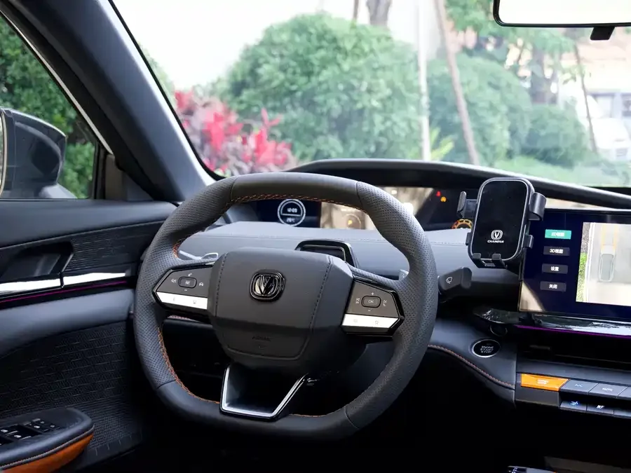 Changan UNI-V Changan UNI-V 2023 1.5T Premium Edition 2024 — миниатюра 5