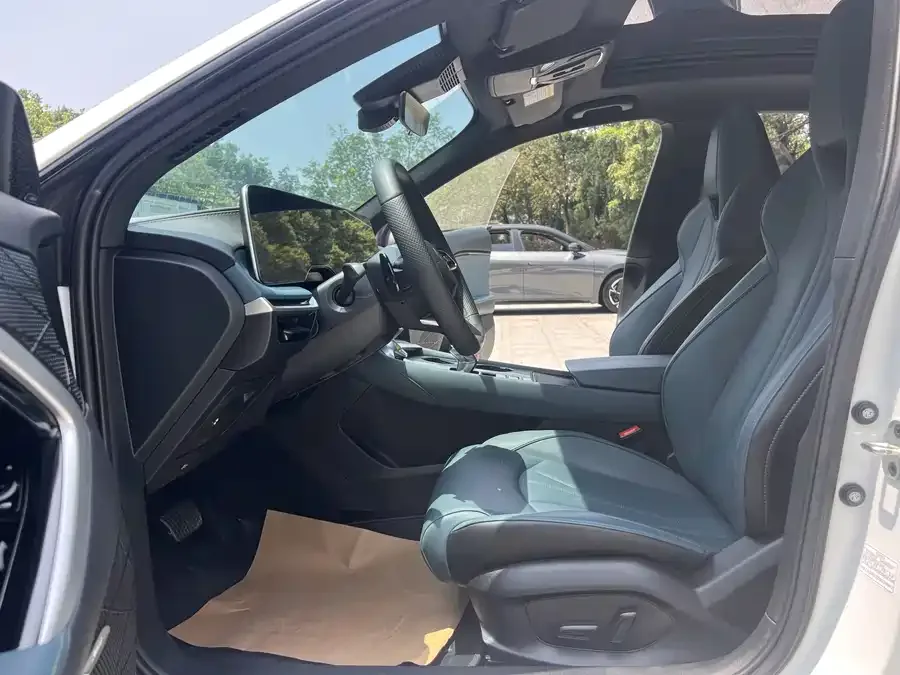 MG 7 MG7 2025 2.0T 405 AT Luxury Edition 2025 — миниатюра 2