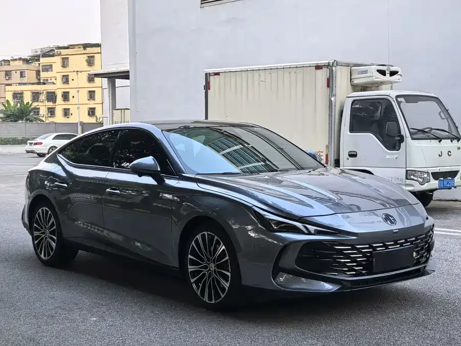 MG 7 MG7 2023 2.0T Automatic Beauty Hunter Luxury Edition 2024 — миниатюра 3