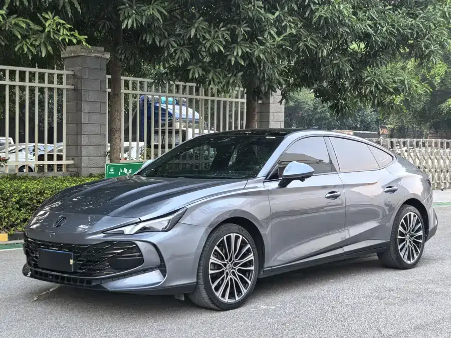 MG 7 MG7 2023 2.0T Automatic Beauty Hunter Luxury Edition 2024 — фото 1, купить с доставкой в Москву