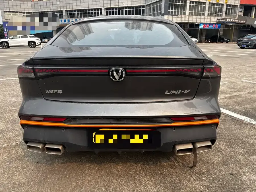 Changan UNI-V Changan UNI-V 2024 1.5T Premium Sports Edition 2025 — миниатюра 3