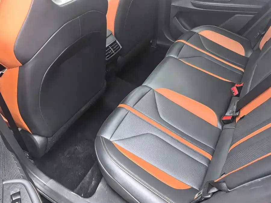 Changan UNI-V Changan UNI-V 2024 1.5T Premium Sports Edition 2024 — миниатюра 2