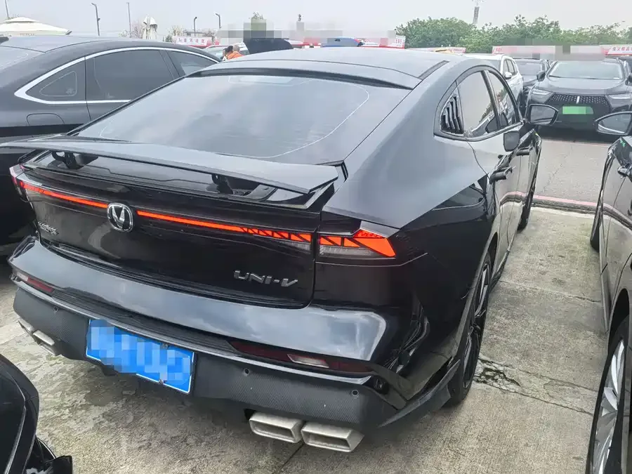 Changan UNI-V Changan UNI-V 2024 1.5T Premium Sports Edition 2024 — миниатюра 3