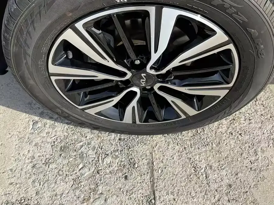 Kia KX1 2021 Yipao 1.4L CVT Sunroof Model 2023 — миниатюра 5