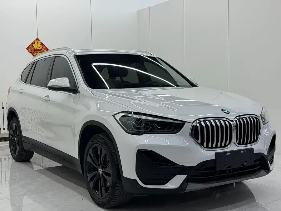 BMW X1 2021 facelift sDrive20Li Fashion model 2022 — миниатюра 3